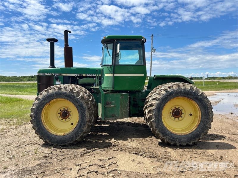 John Deere 8440 Farm machinery