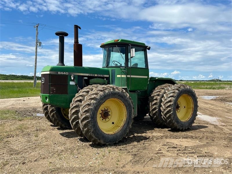 John Deere 8440 Farm machinery