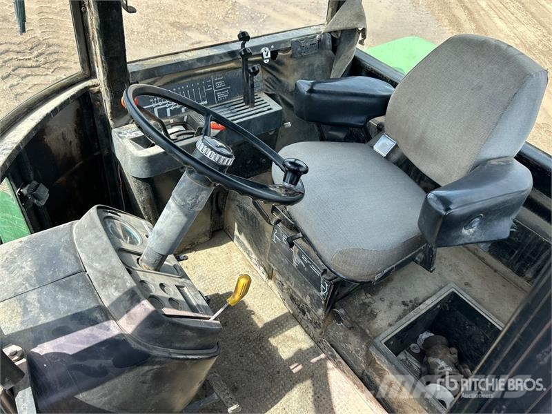 John Deere 8440 Farm machinery