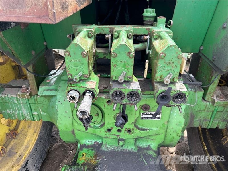 John Deere 8440 Farm machinery