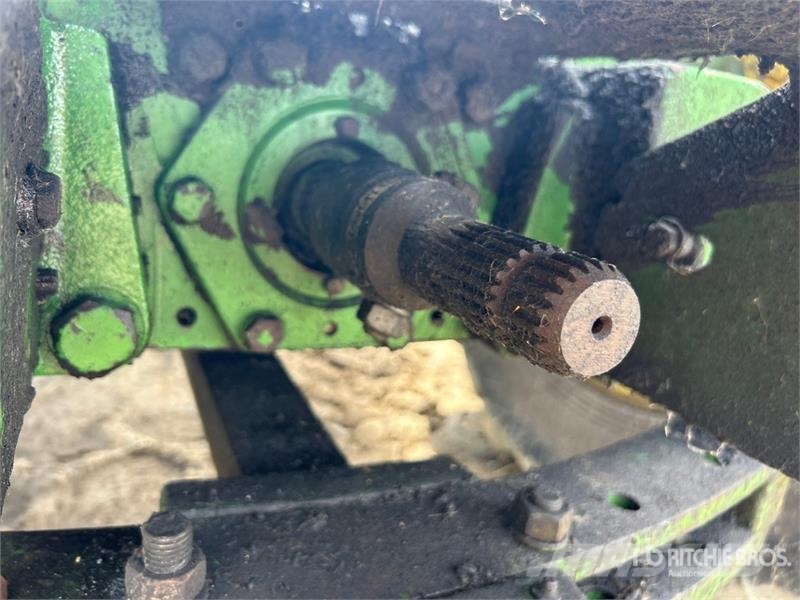 John Deere 8440 Farm machinery