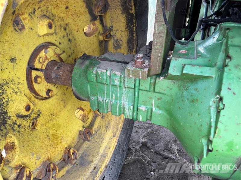 John Deere 8440 Farm machinery