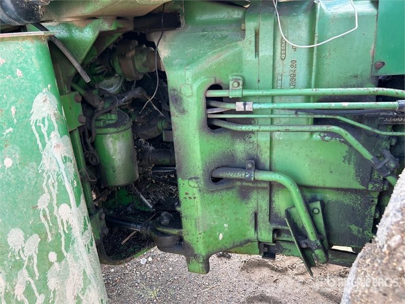 John Deere 8440 Farm machinery