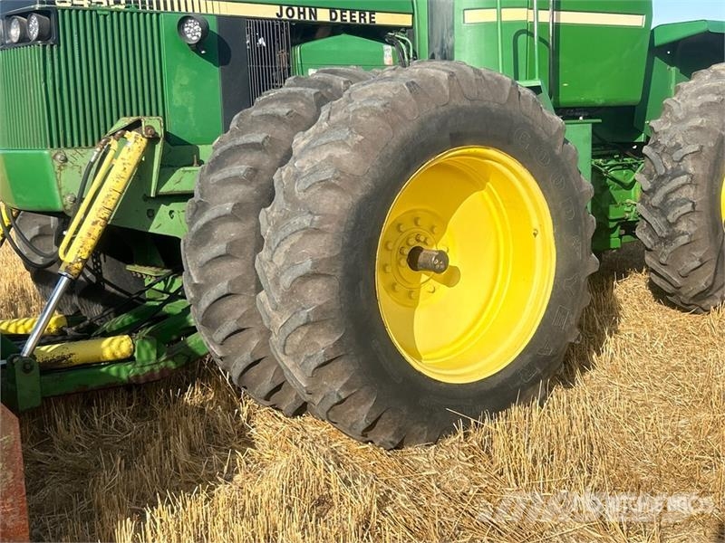 John Deere 8450 ماكينات زراعية - غير ذلك
