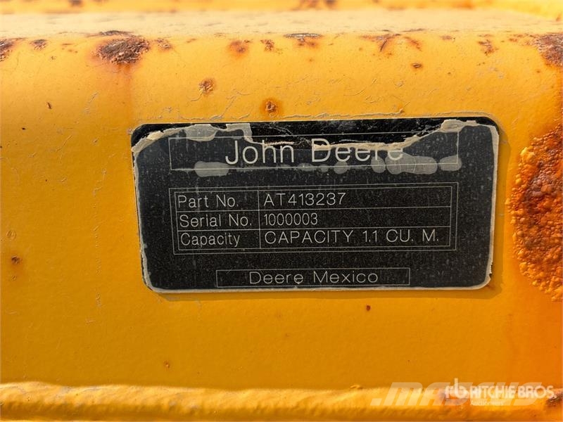 John Deere 85 in Ag Tractor Bucket ملحقات أخرى للجرارات