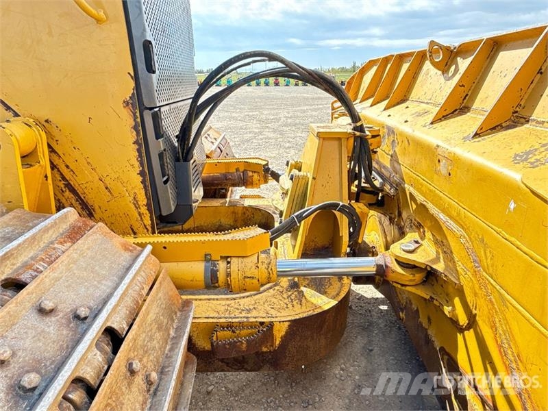 John Deere 850J LGP Buldooserid