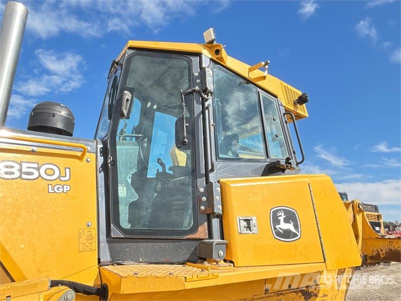 John Deere 850J LGP Buldooserid
