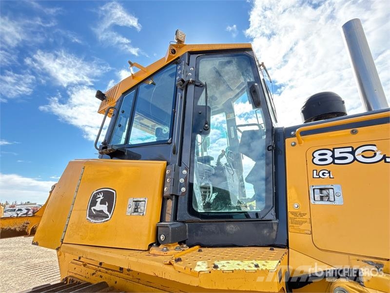 John Deere 850J LGP Buldooserid