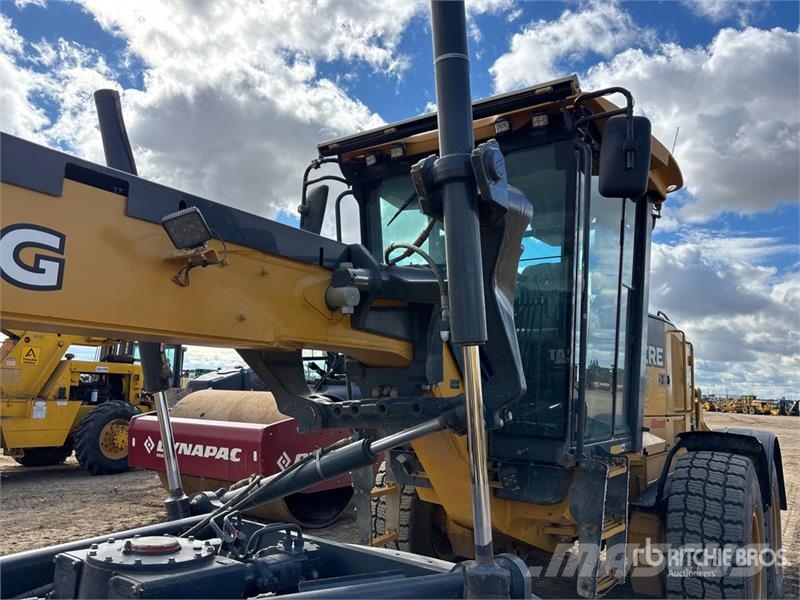 John Deere 872G Grejderi