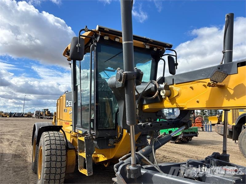 John Deere 872G Grejderi