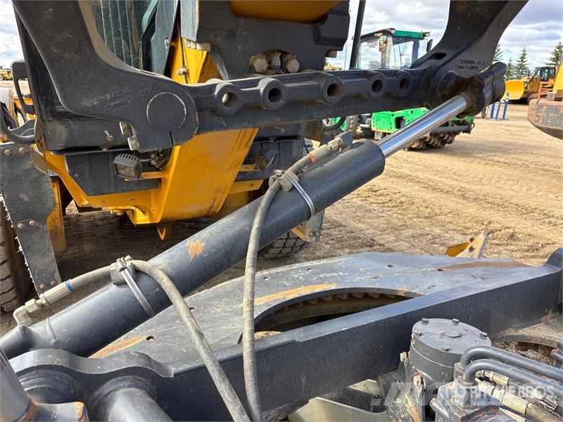 John Deere 872G Grejderi