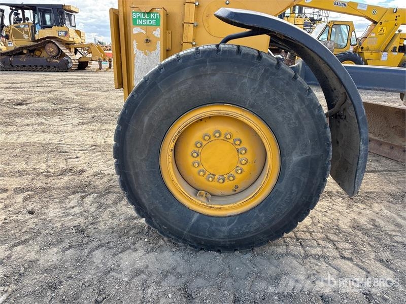 John Deere 872G Grejderi