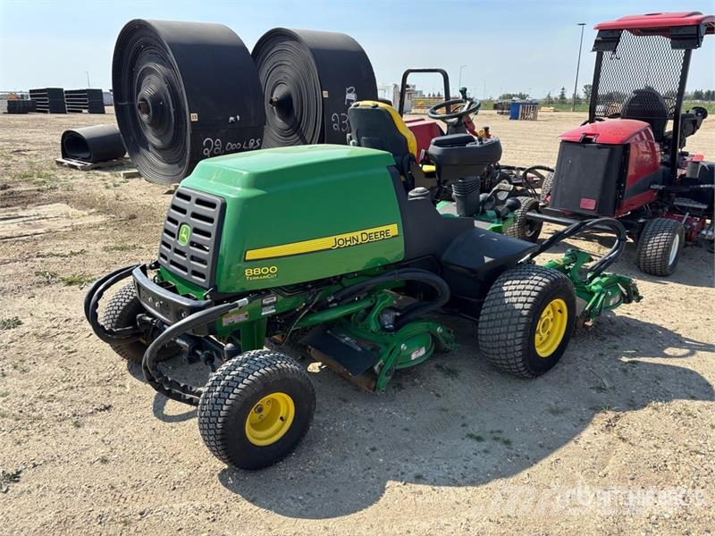 John Deere 8800TC Ride-On Lawn Mower ركوب الحشائش