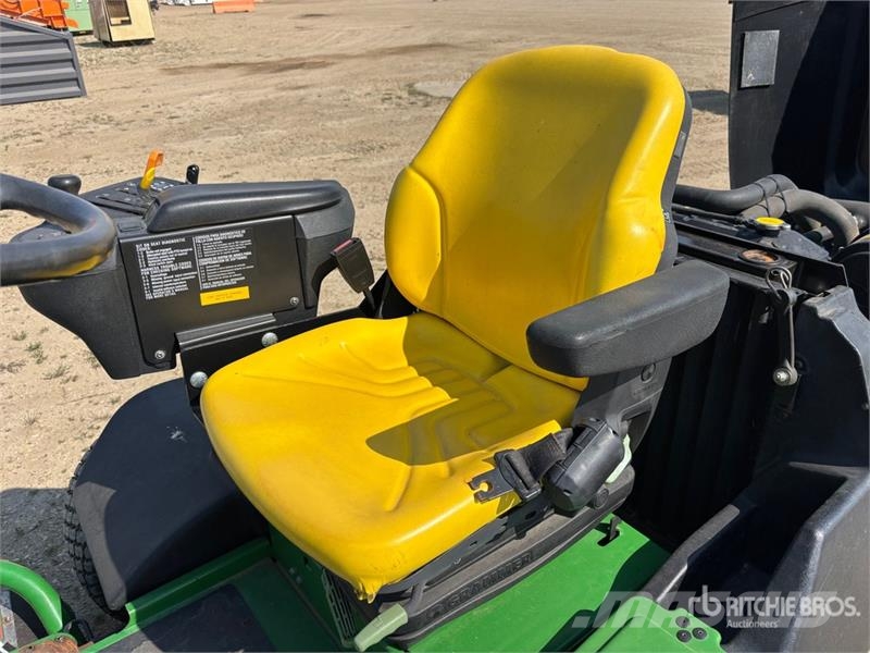 John Deere 8800TC Ride-On Lawn Mower ركوب الحشائش