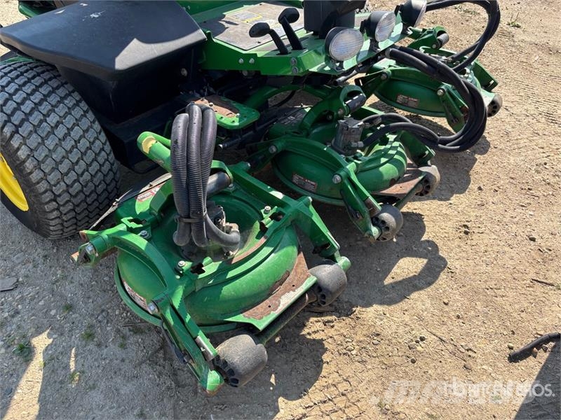 John Deere 8800TC Ride-On Lawn Mower ركوب الحشائش
