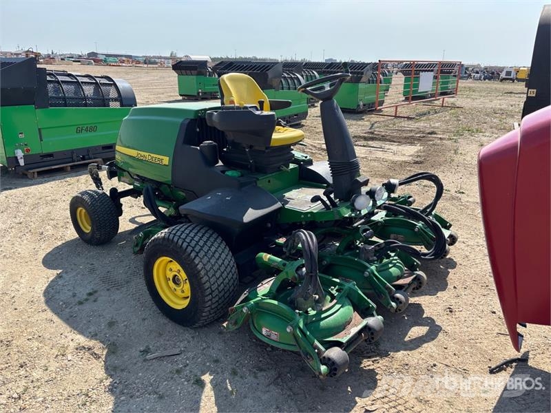 John Deere 8800TC Ride-On Lawn Mower ركوب الحشائش