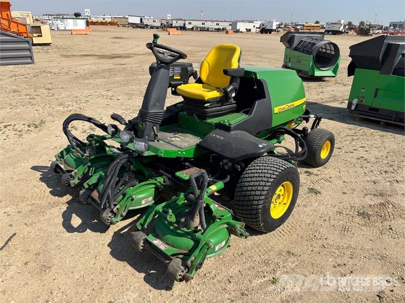 John Deere 8800TC Ride-On Lawn Mower ركوب الحشائش