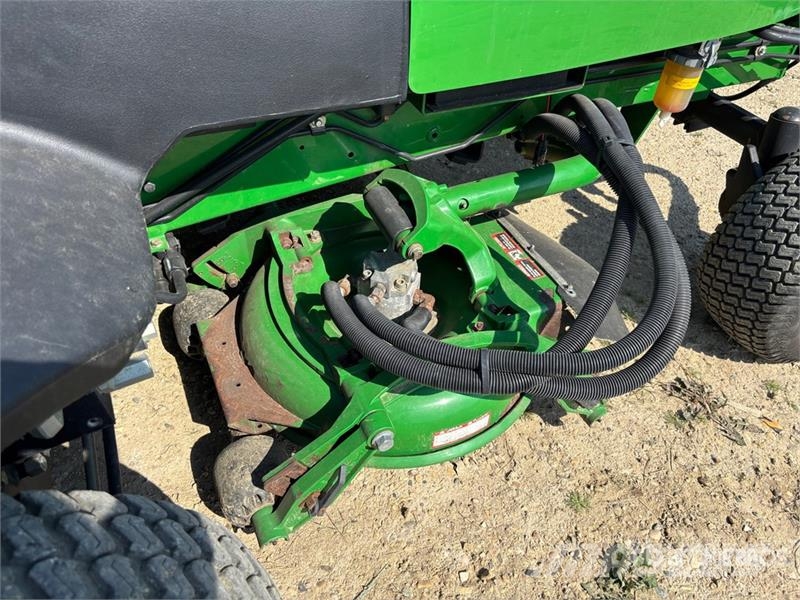 John Deere 8800TC Ride-On Lawn Mower ركوب الحشائش