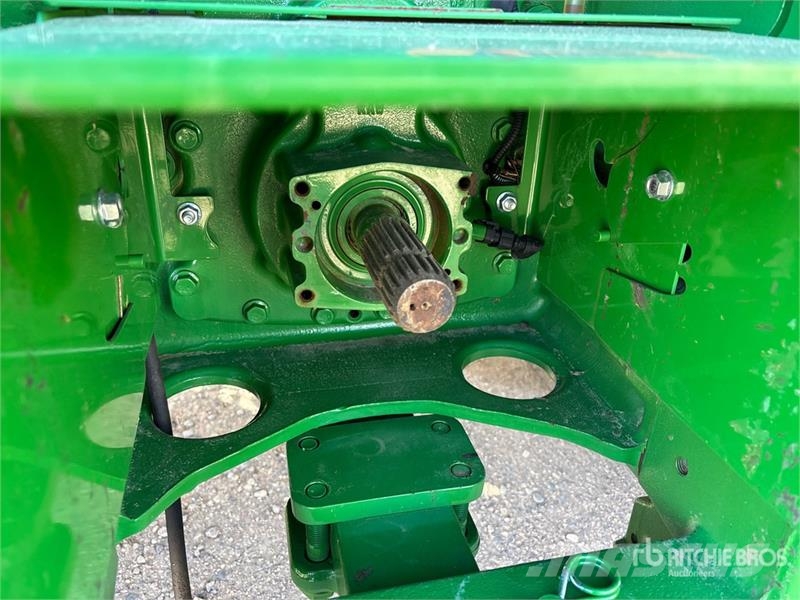 John Deere 8R 340 4WD Tractor Traktorji