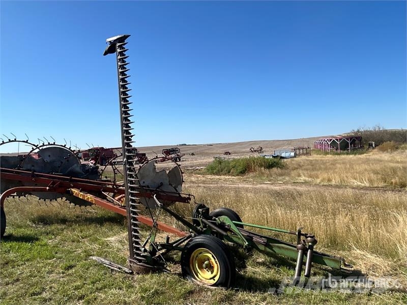 John Deere 9 ft Trailed Sickle Bar Mower Niittokoneet