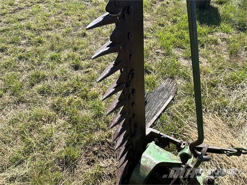 John Deere 9 ft Trailed Sickle Bar Mower Niittokoneet
