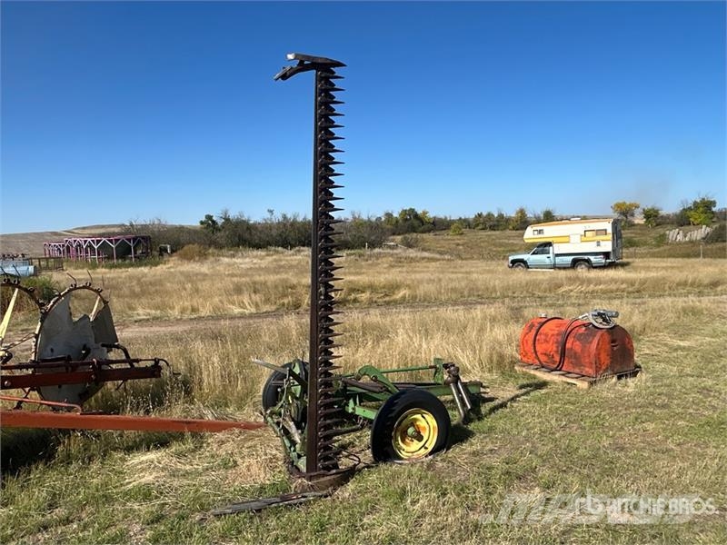 John Deere 9 ft Trailed Sickle Bar Mower Niittokoneet
