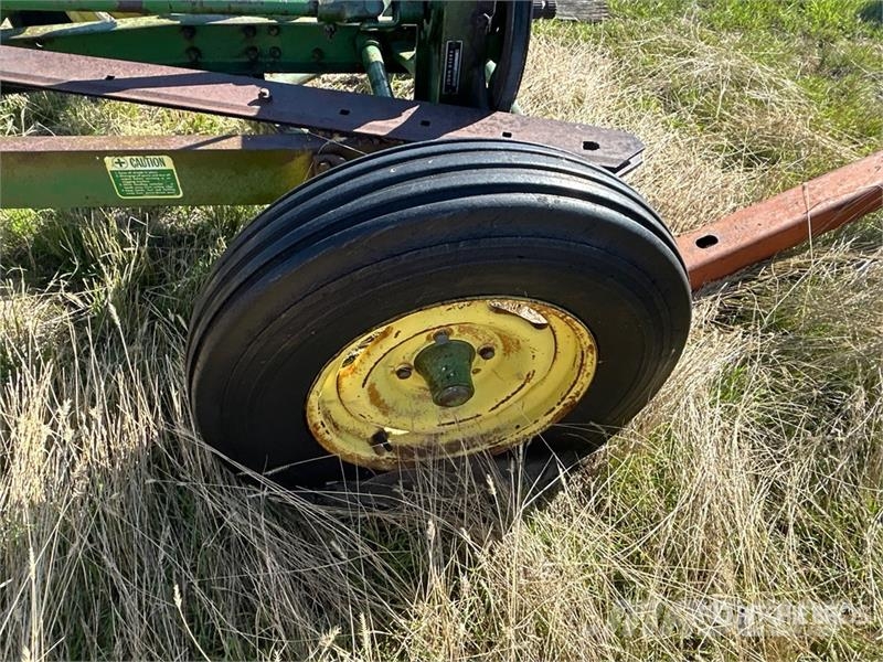 John Deere 9 ft Trailed Sickle Bar Mower Niittokoneet