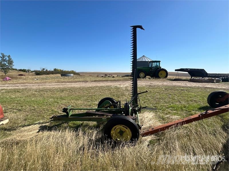 John Deere 9 ft Trailed Sickle Bar Mower Niittokoneet