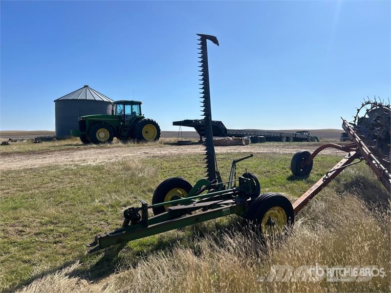 John Deere 9 ft Trailed Sickle Bar Mower Niittokoneet