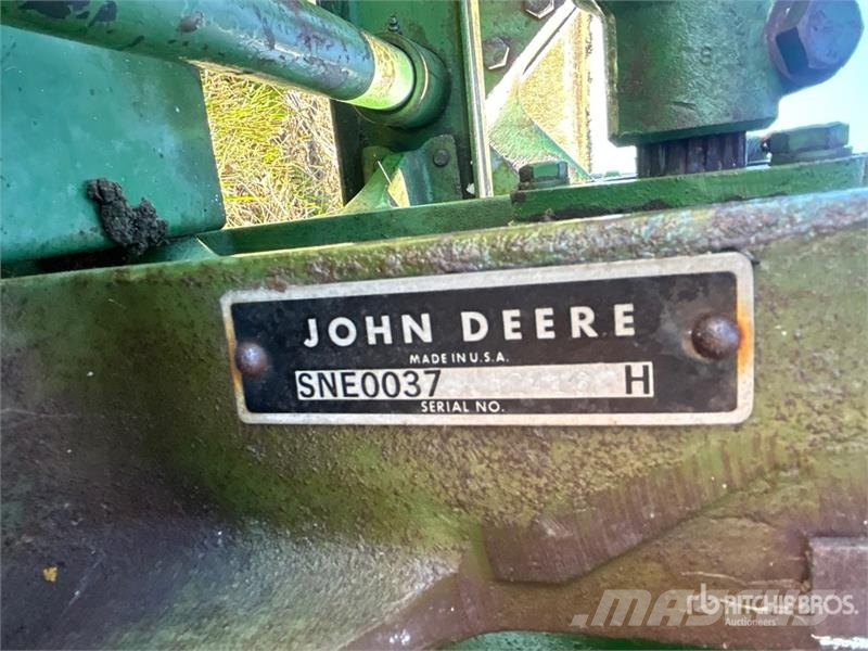 John Deere 9 ft Trailed Sickle Bar Mower Niittokoneet
