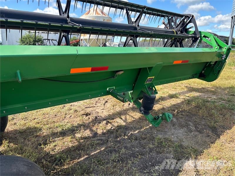 John Deere 936D رؤوس الحصادات الدراسات