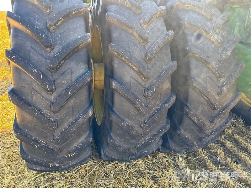 John Deere 9520 ماكينات زراعية - غير ذلك