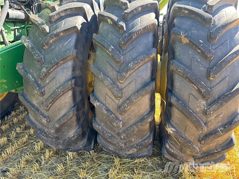 John Deere 9520 ماكينات زراعية - غير ذلك