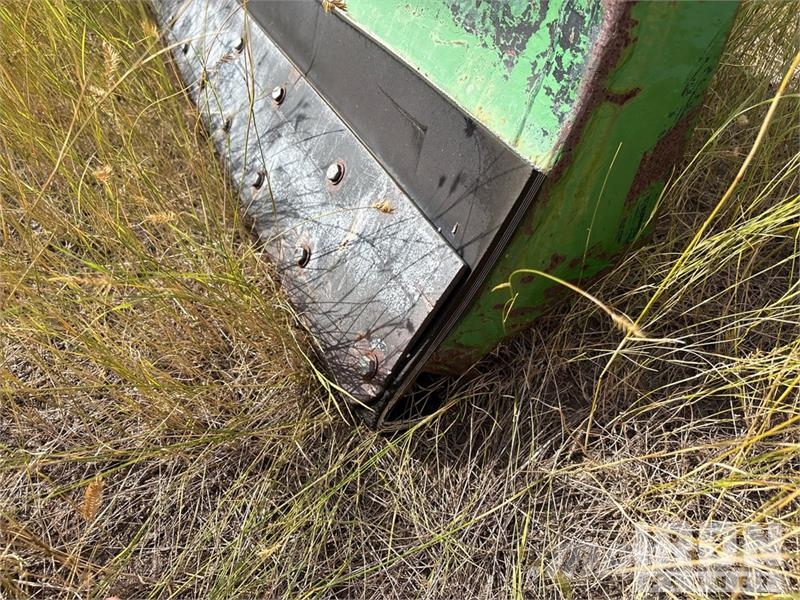 John Deere 96 in Blade Attachment Puskulevyt