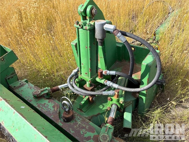 John Deere 96 in Blade Attachment Puskulevyt