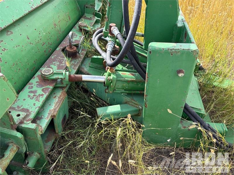 John Deere 96 in Blade Attachment Puskulevyt