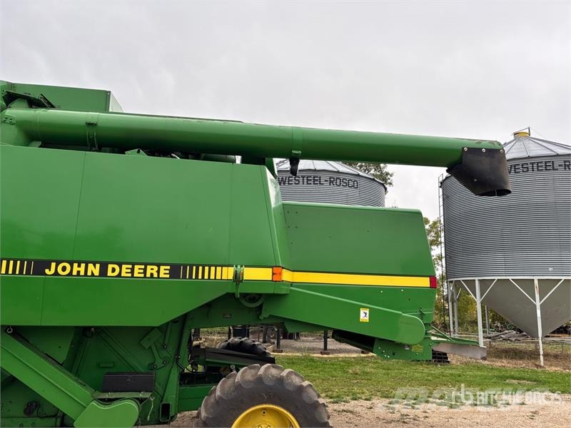 John Deere 9600 Combine harvesters
