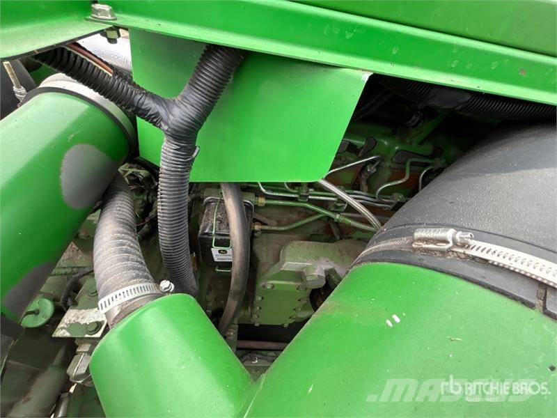 John Deere 9600 Combine harvesters