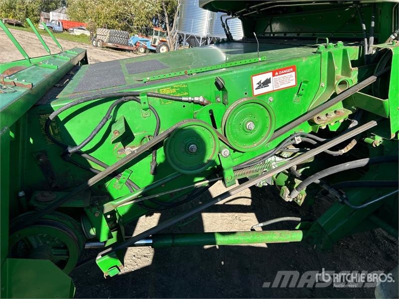 John Deere 9600 Combine harvesters