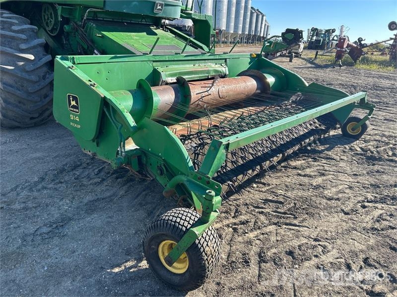 John Deere 9600 Combine harvesters