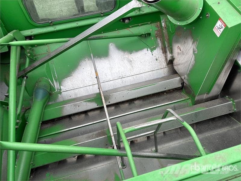 John Deere 9600 Combine harvesters