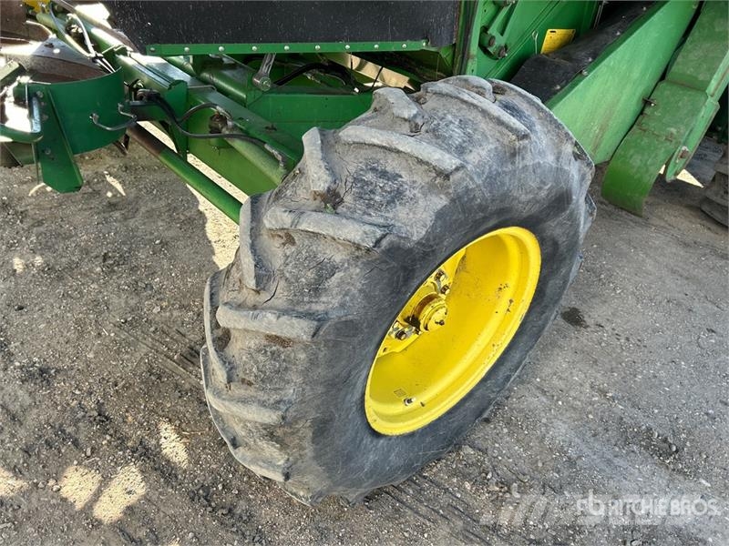 John Deere 9600 Combine harvesters