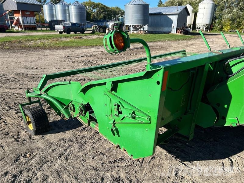 John Deere 9600 Combine harvesters