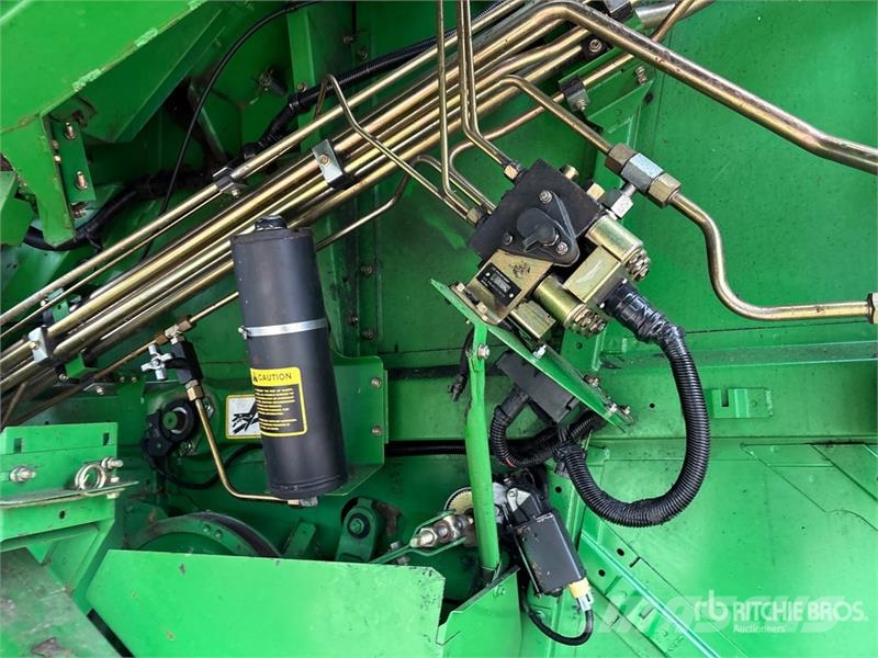 John Deere 9600 Combine harvesters