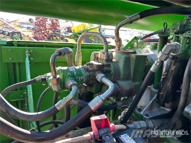 John Deere 9600 Combine harvesters
