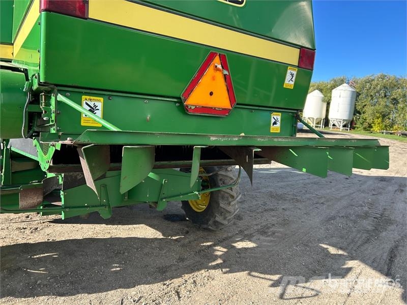 John Deere 9600 Combine harvesters