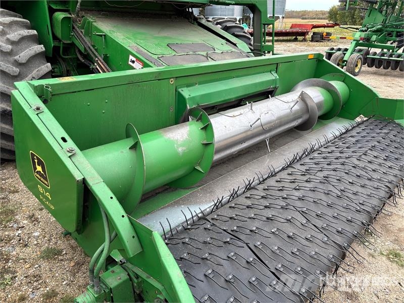 John Deere 9600 Combine harvesters