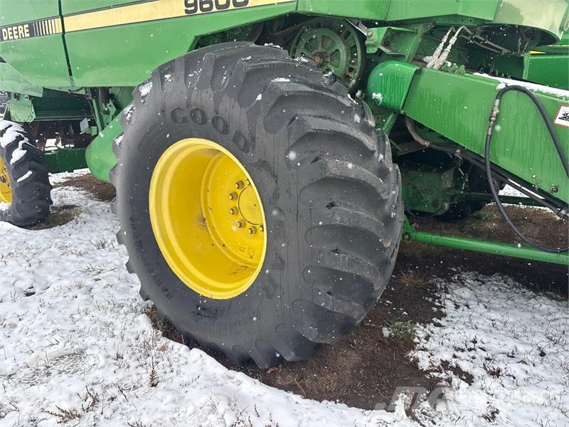 John Deere 9600 コンバイン