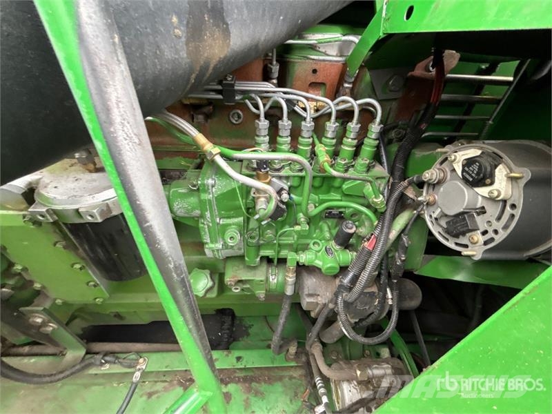 John Deere 9600 Combine harvesters