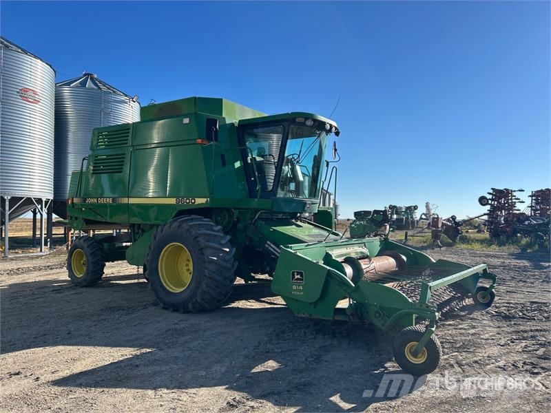 John Deere 9600 Combine harvesters